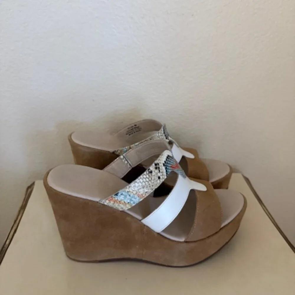 MATISSE GILLIAN SUEDE WEDGE